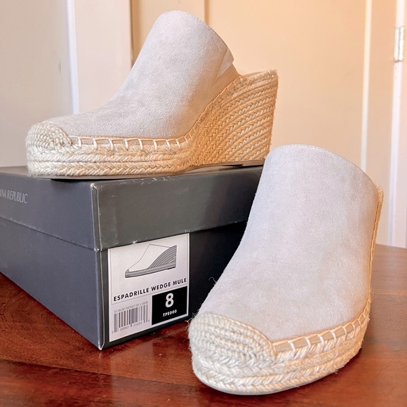 EUC Banana Republic Espadrille Wedge Mule - Picture 2 of 8